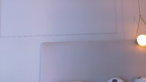 Snapshot of zoeypetit chatting on July 2026 01:04:01 PM Zoey online show from July 2026 01:04:01 PM