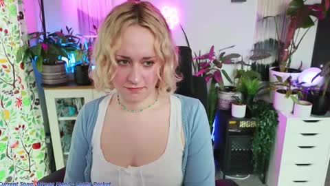 Snapshot of zoeyryan chatting on February 2026 06:41:01 PM Zoey Ryan online show from February 2026 06:41:01 PM