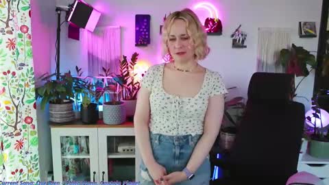 Snapshot of zoeyryan chatting on February 2026 06:52:01 PM Zoey Ryan online show from February 2026 06:52:01 PM