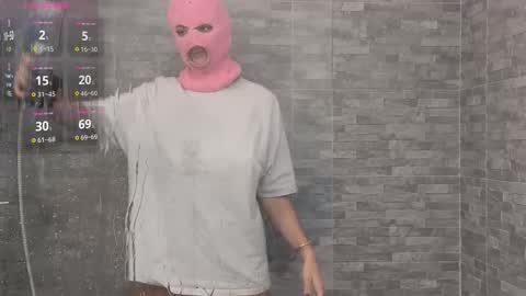 Snapshot of zoeythepinkmask chatting on October 2025 05:06:01 AM Zoey online show from October 2025 05:06:01 AM