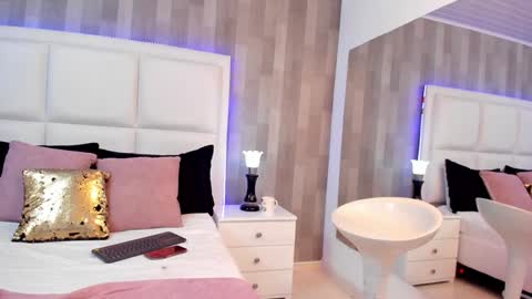 ZoeyWillis online show from December 2024 05:50:01 PM