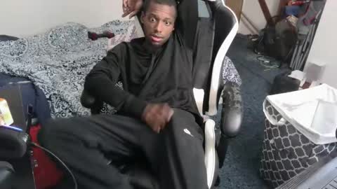 zoneingout online show from December 2025 05:24:02 AM