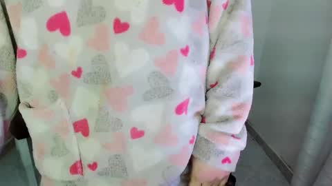 Snapshot of zooeybelair chatting on December 2025 04:30:02 AM Alicie online show from December 2025 04:30:02 AM