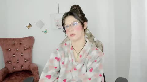 Snapshot of zooeybelair chatting on January 2026 06:31:01 PM Alicie online show from January 2026 06:31:01 PM