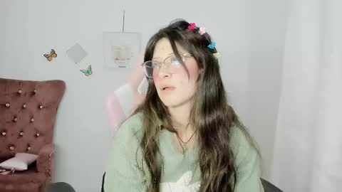 Snapshot of zooeybelair chatting on February 2026 10:13:02 PM Alicie online show from February 2026 10:13:02 PM