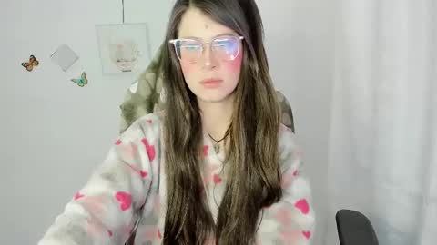 Snapshot of zooeybelair chatting on February 2026 09:06:02 AM Alicie online show from February 2026 09:06:02 AM