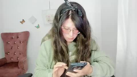 Snapshot of zooeybelair chatting on February 2026 03:22:01 PM Alicie online show from February 2026 03:22:01 PM