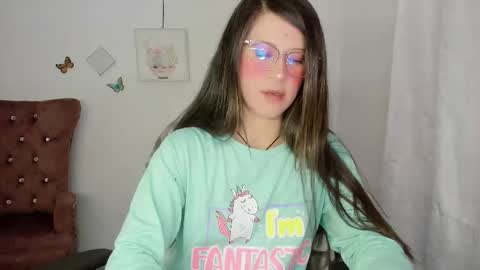 Snapshot of zooeybelair chatting on February 2026 04:02:02 AM Alicie online show from February 2026 04:02:02 AM