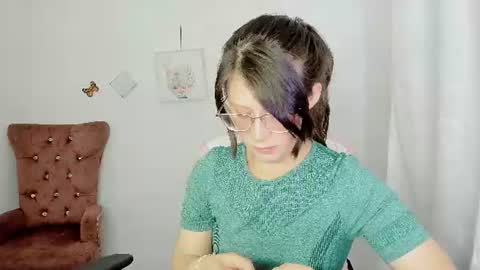 Snapshot of zooeybelair chatting on July 2026 04:07:02 AM Alicie online show from July 2026 04:07:02 AM