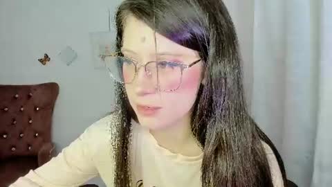Snapshot of zooeybelair chatting on July 2026 04:09:01 AM Alicie online show from July 2026 04:09:01 AM