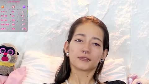 Violeta online show from November 2025 12:38:01 PM