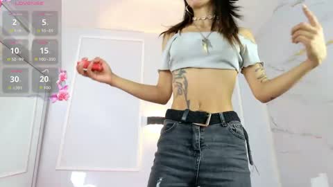 Snapshot of zorravioleta chatting on April 2026 11:45:02 AM Violeta online show from April 2026 11:45:02 AM