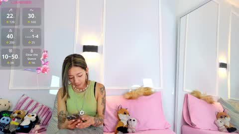 Snapshot of zorravioleta chatting on April 2026 12:36:02 PM Violeta online show from April 2026 12:36:02 PM