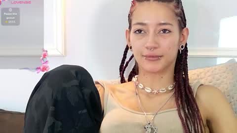 Snapshot of zorravioleta chatting on May 2026 01:30:01 PM Violeta online show from May 2026 01:30:01 PM