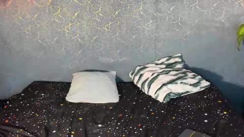 Zoe And Frienda online show from October 2025 07:03:02 PM