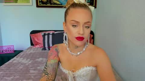 Snapshot of zorynvaal chatting on May 2026 09:39:01 AM Mia online show from May 2026 09:39:01 AM