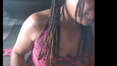 Snapshot of zuriluxe45 chatting on September 2025 06:37:02 AM zuriluxe45 online show from September 2025 06:37:02 AM