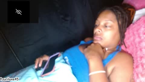 Snapshot of zuriluxe45 chatting on September 2025 06:29:02 AM zuriluxe45 online show from September 2025 06:29:02 AM