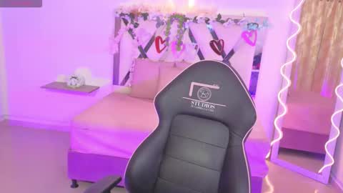 ZURY   online show from October 2025 11:51:02 AM