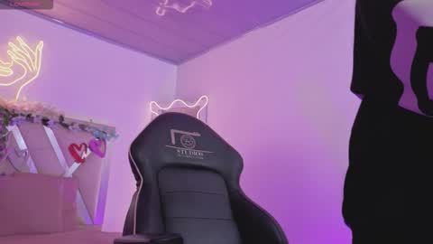 ZURY   online show from December 2025 11:27:02 AM