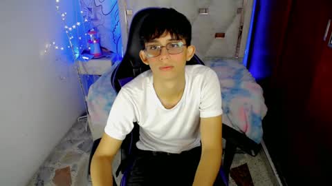 Snapshot of zxvn_n chatting on June 2026 01:35:02 PM ZX online show from June 2026 01:35:02 PM