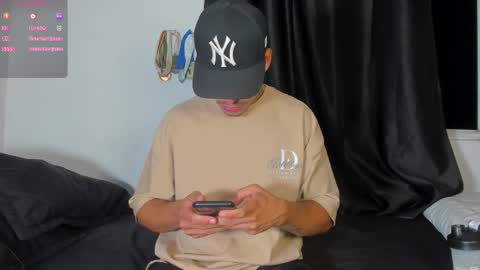 Snapshot of zyongarcia2020 chatting on November 2025 12:49:01 AM zyon garcia online show from November 2025 12:49:01 AM