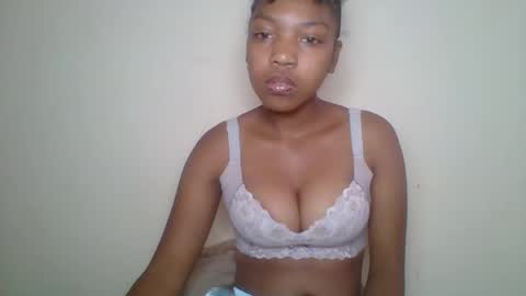 zyraelle_01 online show from May 2026 10:01:02 AM