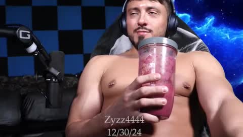 Snapshot of zyzz4444 chatting on December 2024 03:45:01 AM Greek God online show from December 2024 03:45:01 AM