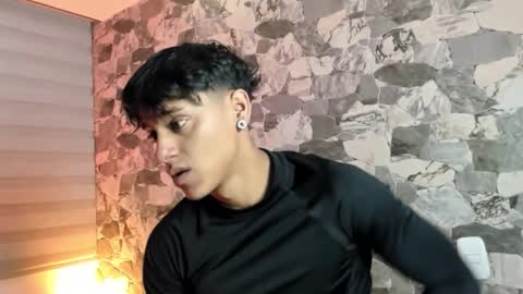 zyzz_1812 online show from March 2026 03:22:02 AM