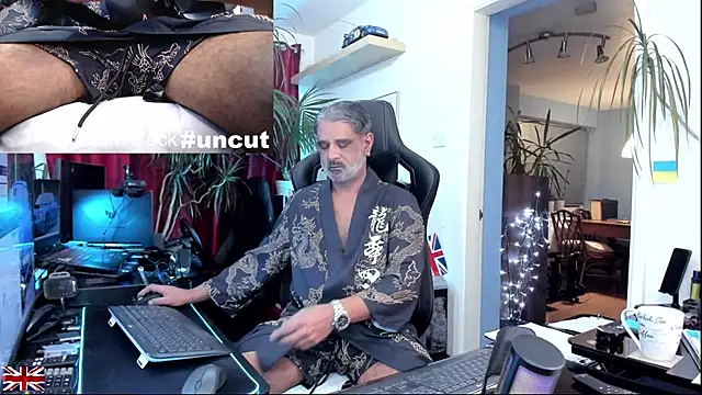 OnlineBossUK online show from December 2025 07:15:02 AM