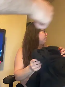 Snapshot of LacieStar chatting on December 2024 02:04:01 AM LacieStar online show from December 2024 02:04:01 AM