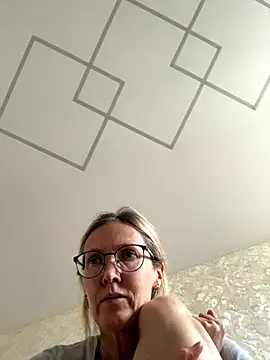 angelmommu online show from November 2025 10:03:02 AM