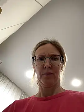 angelmommu online show from November 2025 09:42:02 AM