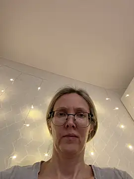 angelmommu online show from February 2026 11:17:01 AM