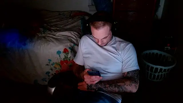 Snapshot of DADDY_KANE8--- chatting on April 2026 02:33:01 AM DADDY KANE8--- online show from April 2026 02:33:01 AM