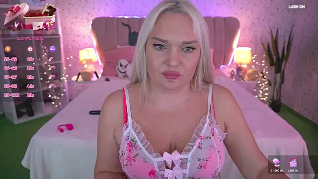 MissyMartinez online show from October 2025 02:28:02 PM