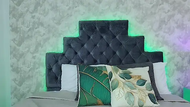 elizabeth coleman online show from April 2026 08:42:02 PM