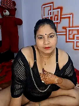 Snapshot of MOM-SUN-COUPLE chatting on December 2024 08:20:01 AM MOM-SUN-COUPLE online show from December 2024 08:20:01 AM
