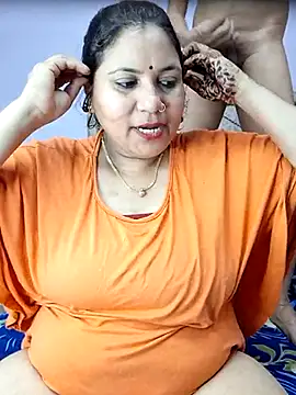 Snapshot of MOM-SUN-COUPLE chatting on February 2025 07:13:01 PM MOM-SUN-COUPLE online show from February 2025 07:13:01 PM