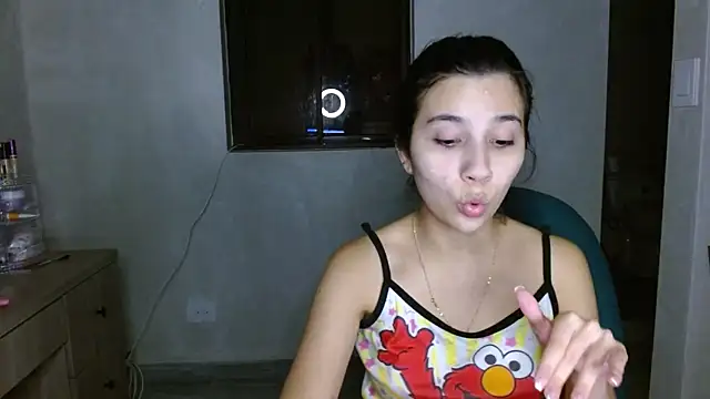mia  lopez  online show from June 2026 03:50:02 AM