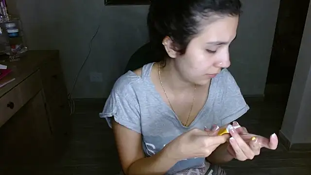 mia  lopez  online show from June 2026 04:13:02 AM