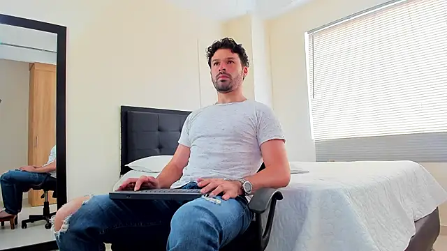 alexman fuck online show from October 2025 05:13:02 PM