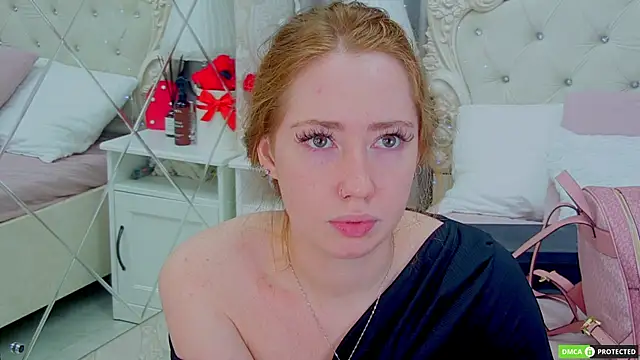 Snapshot of TinaBrook chatting on November 2025 03:51:01 AM TinaBrook online show from November 2025 03:51:01 AM