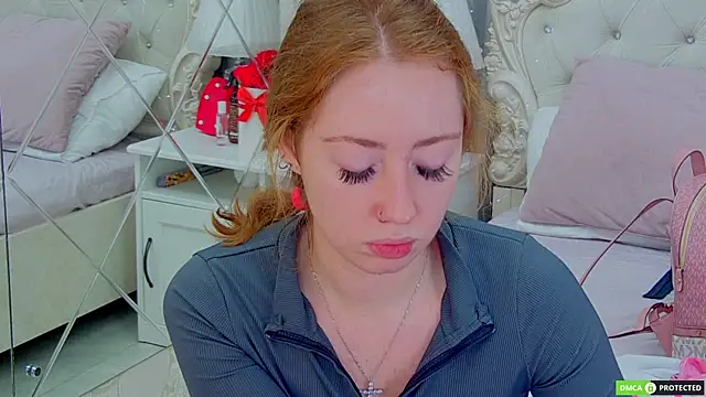 Snapshot of TinaBrook chatting on December 2025 03:33:01 AM TinaBrook online show from December 2025 03:33:01 AM