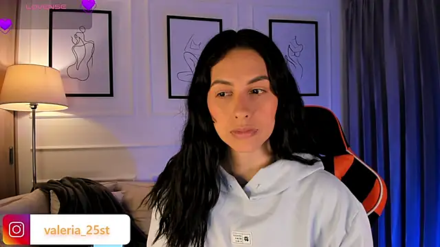 valeriia25  online show from March 2025 11:42:02 AM