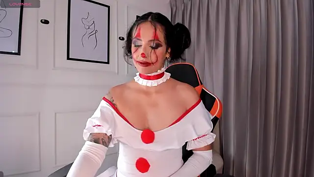 valeriia25  online show from October 2025 09:15:02 PM