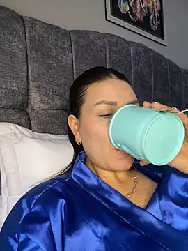 martina contreras online show from February 2026 10:06:02 PM