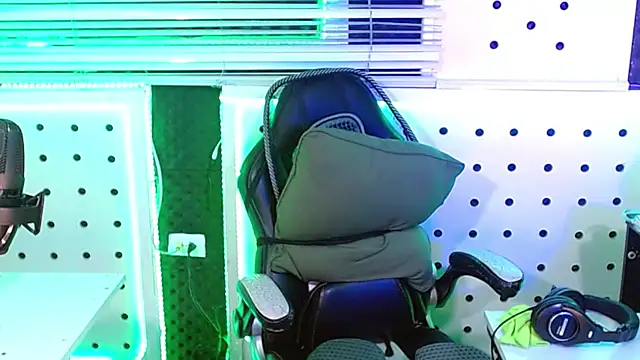 Darko0717 online show from November 2025 01:44:02 PM