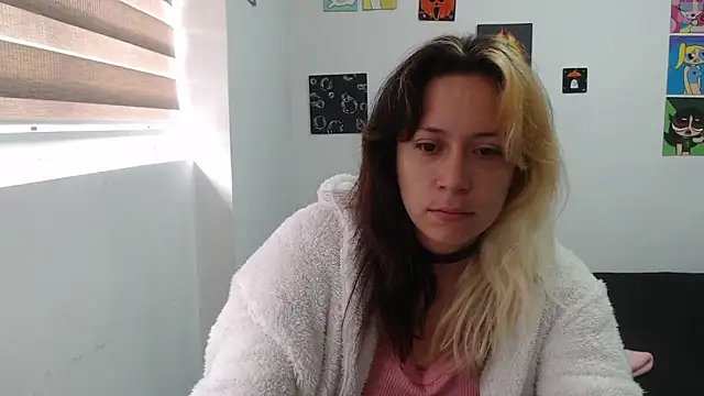 MommyMiaWs online show from October 2025 01:12:01 PM