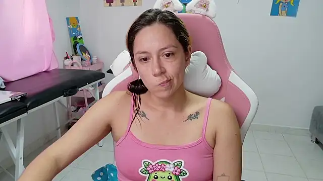 MommyMiaWs online show from January 2026 08:00:01 PM